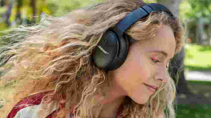 Bose’s QuietComfort 45 headphones cancel more noise and last longer